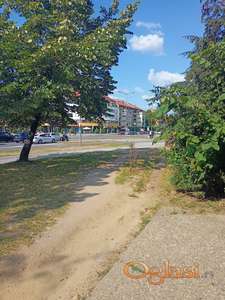 Opremljen stan preko puta crkve na Novom Naselju