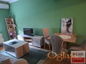 Jednoiposoban stan u centru Novog Sada, 34 m²