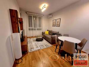 TELAP-NOV STAN SA GARAŽNIM MESTOM