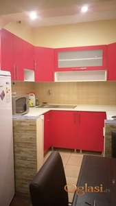 NAMEŠTEN DVOSOBAN STAN NA BULEVARU OSLOBOĐENJA 400 EVRA