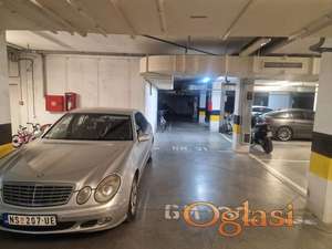 Uknjizena parking mesta u blizini Sajma