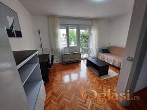 Izdaje se odličan dvosoban stan kod Medicinskog fakulteta, 52m2