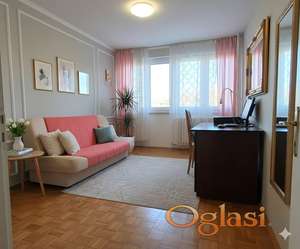 Četiri sobe u svetlom stanu kod Limanske pijace