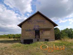 - Kuća zidana ciglom! - 389m2 plac - KULA -