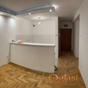 Prazan dvosoban stan površine od 54m2 na Novoj Detelinari