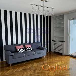 Izdaje se veoma lep trosoban stan na Keju