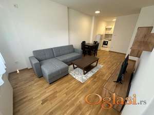 Dvosoban stan u Square Gardenu ! Sa parking mestom !