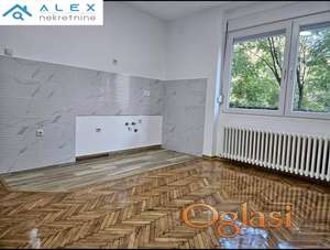 Odličan dvoiposoban stan na Grbavici