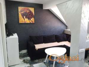 Zemunski kej, Masarikov trg, 32 m2