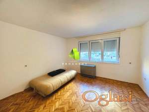 Nenamešten jednosoban stan na Bulevaru Nemanjića ID#6754