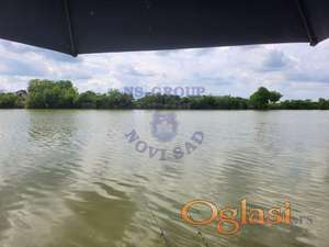 Plac na tihoj Tisi, uz samu obalu