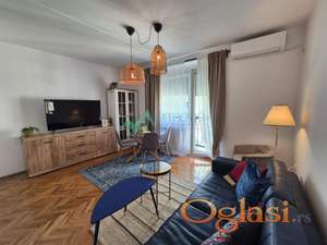 Centar, Trosoban stan 60 m2 u Železničkoj ulici. 