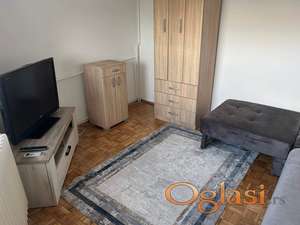 ŠEKSPIROVA JEDNOSOBAN STAN - USELJIV ODMAH -