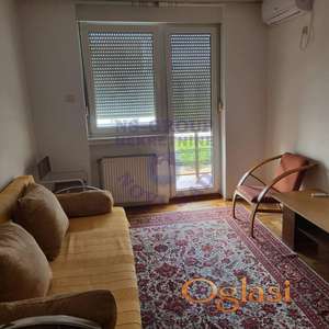 Izdaje se dvosoban stan površine 42m² na Bulevaru
