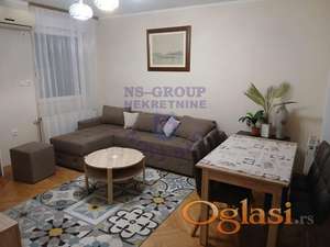 Odlican dvosoban stan u Cara Dusana!