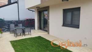 Dvosoban,moderan,lux stan sa dvorištem