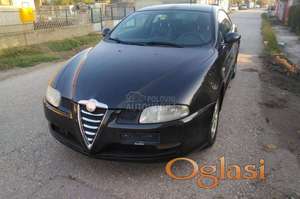 Alfa Romeo GT hauba