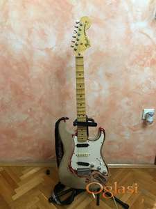 Fender stratocaster RUCNI RAD! Novi Sad