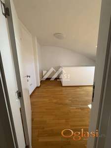 Izdaje se deo prostora u salonu za pedikir ID#8176