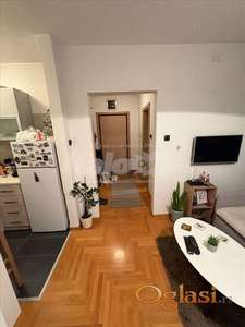 Cara Dusana 76, 36 kvadrata sa sobom, IZUZETAN