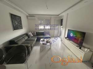 Moderno opremljen trosoban stan blizu Novosadskog puta !