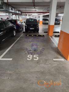 Izdaje se garažno mesto površine 14m² kod Cara Dušana.