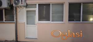 Izdajem malu garsonjeru u sirem centru Novog Sada