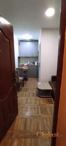 Izdajem malu garsonjeru u sirem centru Novog Sada