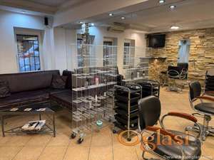 Opremljen frizerski salon blizu Kalenića