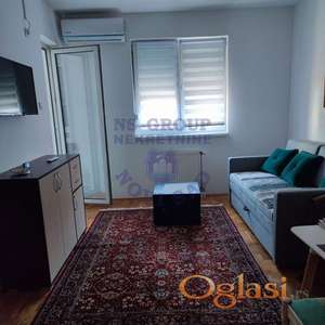 Izdaje se lepo opremljen jednoiposoban stan na Novom Naselju.