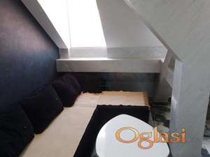 Zemunski kej, Masarikov trg, 30 m2