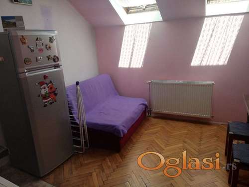 Jednoiposoban, duplex stan.
