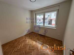 Odličan!RETKO U PONUDI!!! Na prodaju kompletno renoviran jednoiposoban stan na Socijalnom. Moguca kupovina putem kredita. Za više informacija pozovite naše agente....