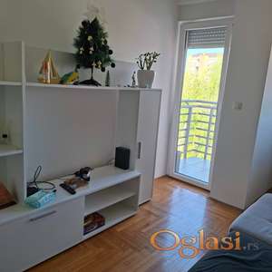 1,5 soban stan kod masinske skole