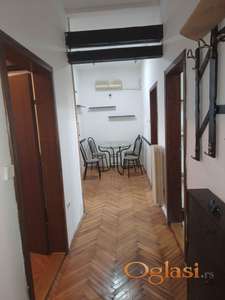 Trosoban stan, potkrovlje, Hajduk Veljkova
