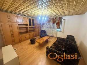 Starija kuća za ulaganje. Kuća se nalazi u Ostojićevu.