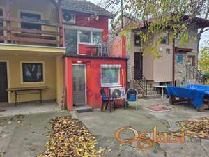 Na prodaju prelepa vikendica na Ribarskom ostrvu.