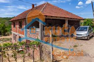 Kuća sa placem  Malča