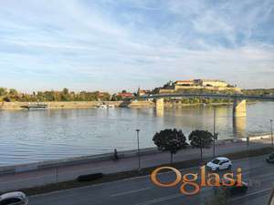 salonski stan površine 136 m² na Beogradskom keju