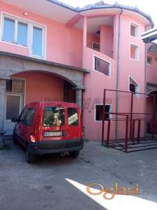 Izdavanje kuće u Kragujevcu, naselje Bagremar– površina 294 m2, plac 374 m2, pogodno za poslovni prostor