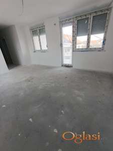 Veternik odličan četvorosoban uskoro useljiv stan  