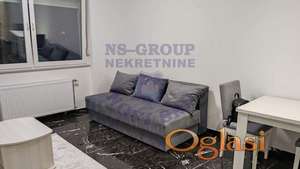 Izdaje se kompletno nameštena garsonjera od 27m² na Bulevaru Evrope