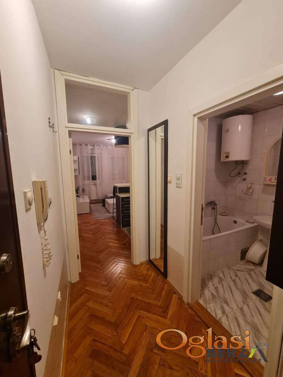 ODLIČAN JEDNOIPOSOBAN STAN NA GRBAVICI — fotografija