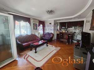 Prostran petosoban stan na Grbavici -120m2