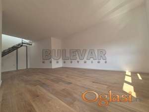 Lux novogradnja u blizini Keja, petosoban stan, peti sprat, 110 m2 sa panoramskom terasom od 128m2
