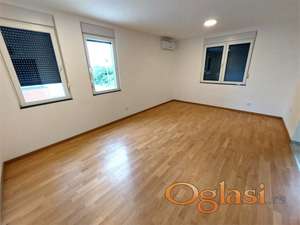 Stan,PETROVARADIN,ALIBEGOVAC,kv: 80, € 500, ID: 9101940