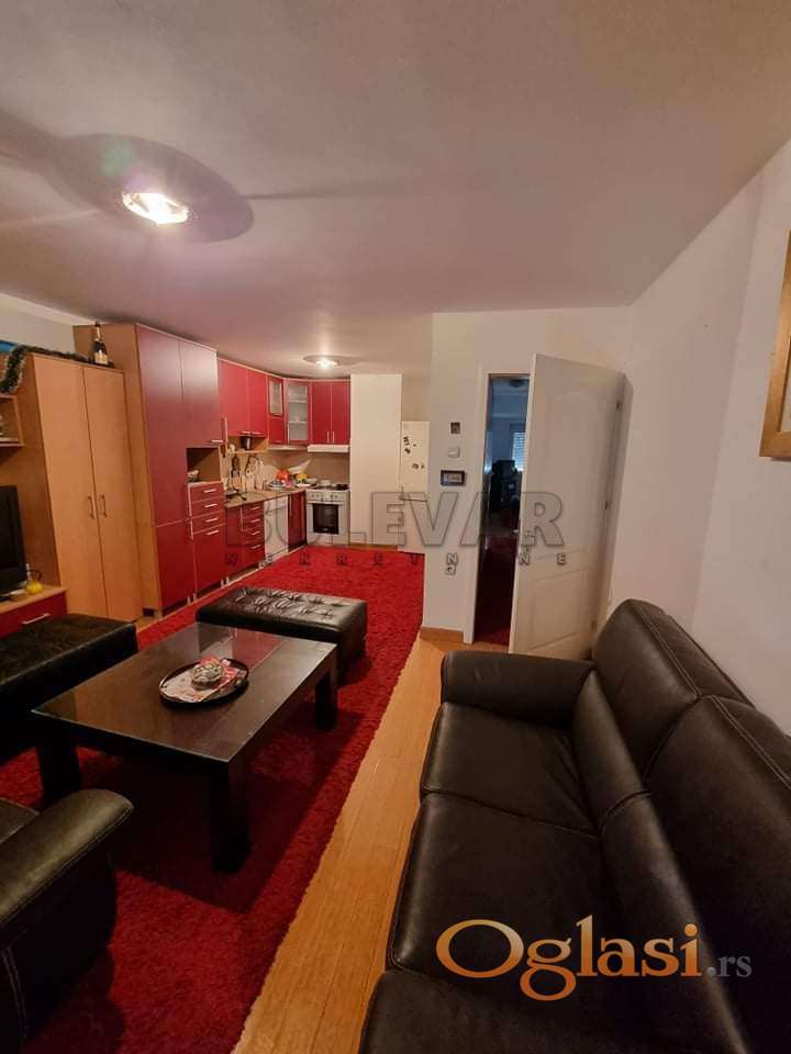 сдаётся двухкомнатная квартира в Доме Здравли, 63m2 — фото