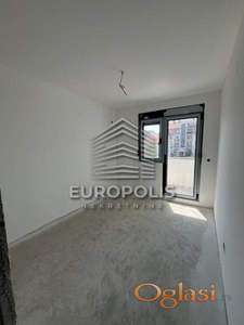 Odličan 4.0, novogradnja, sa dve terase ID#9943