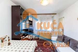 Jednoiposoban stan u kući, prvi sprat, deo dvorišta, 38 m2, Apelovac