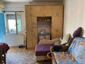 Povoljno, garsonjera na lepoj lokaciji.